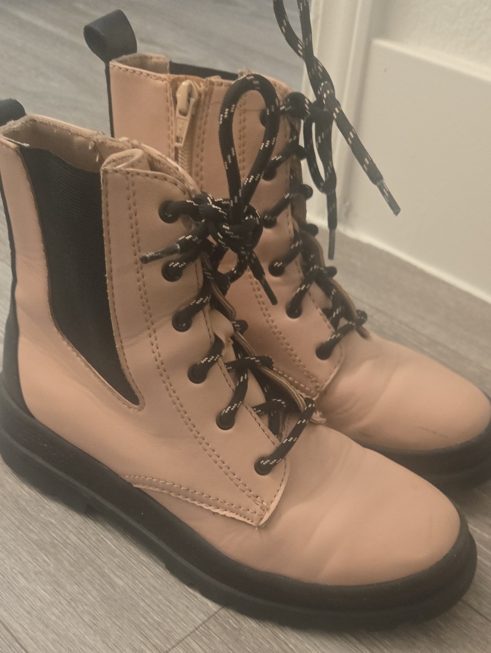 Wonder Nation Girls Blush Pink & Black Lace-Up Combat Boots Size 4